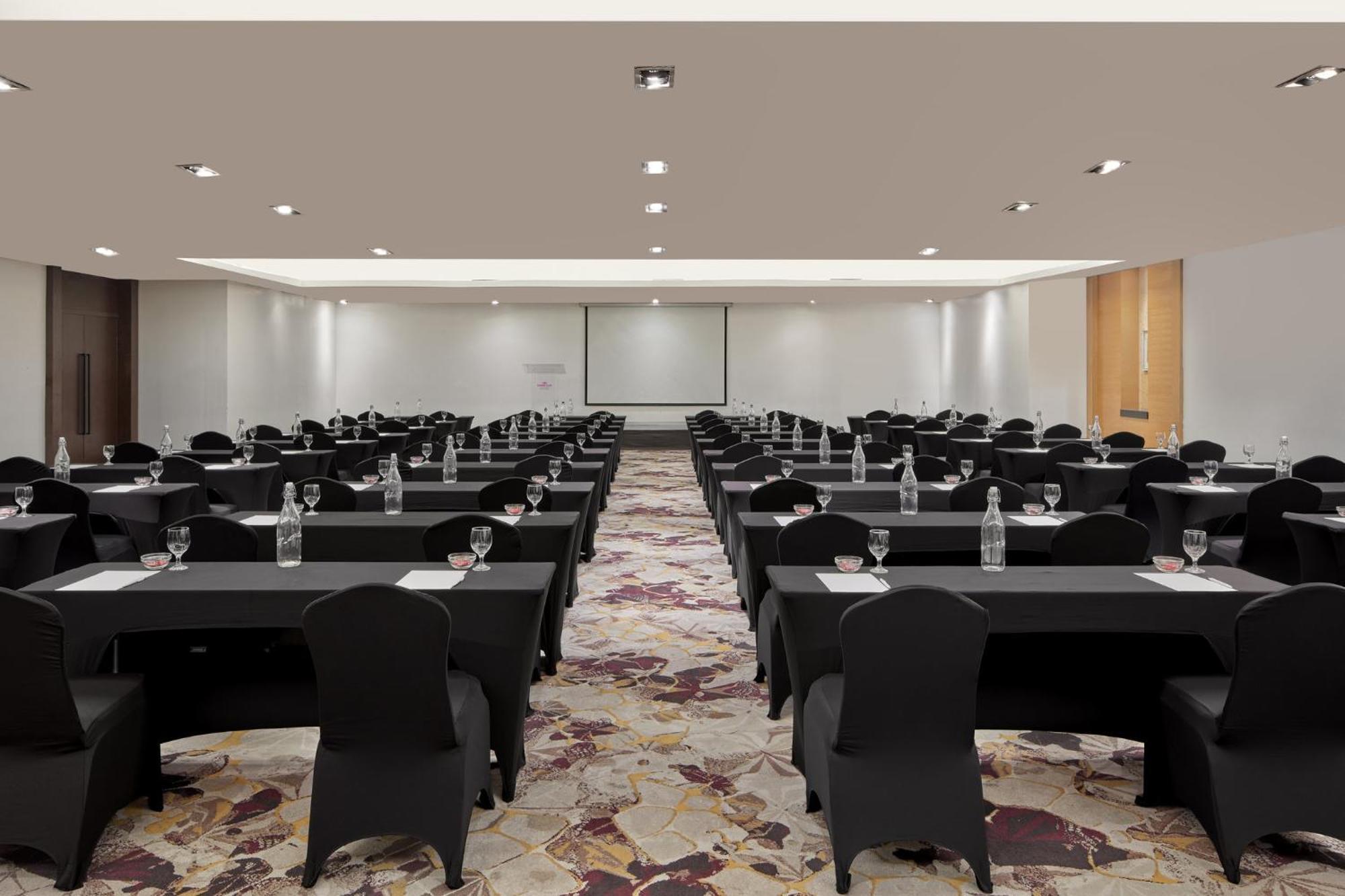 Crowne Plaza Manila Galleria By Ihg Pasig City Ngoại thất bức ảnh