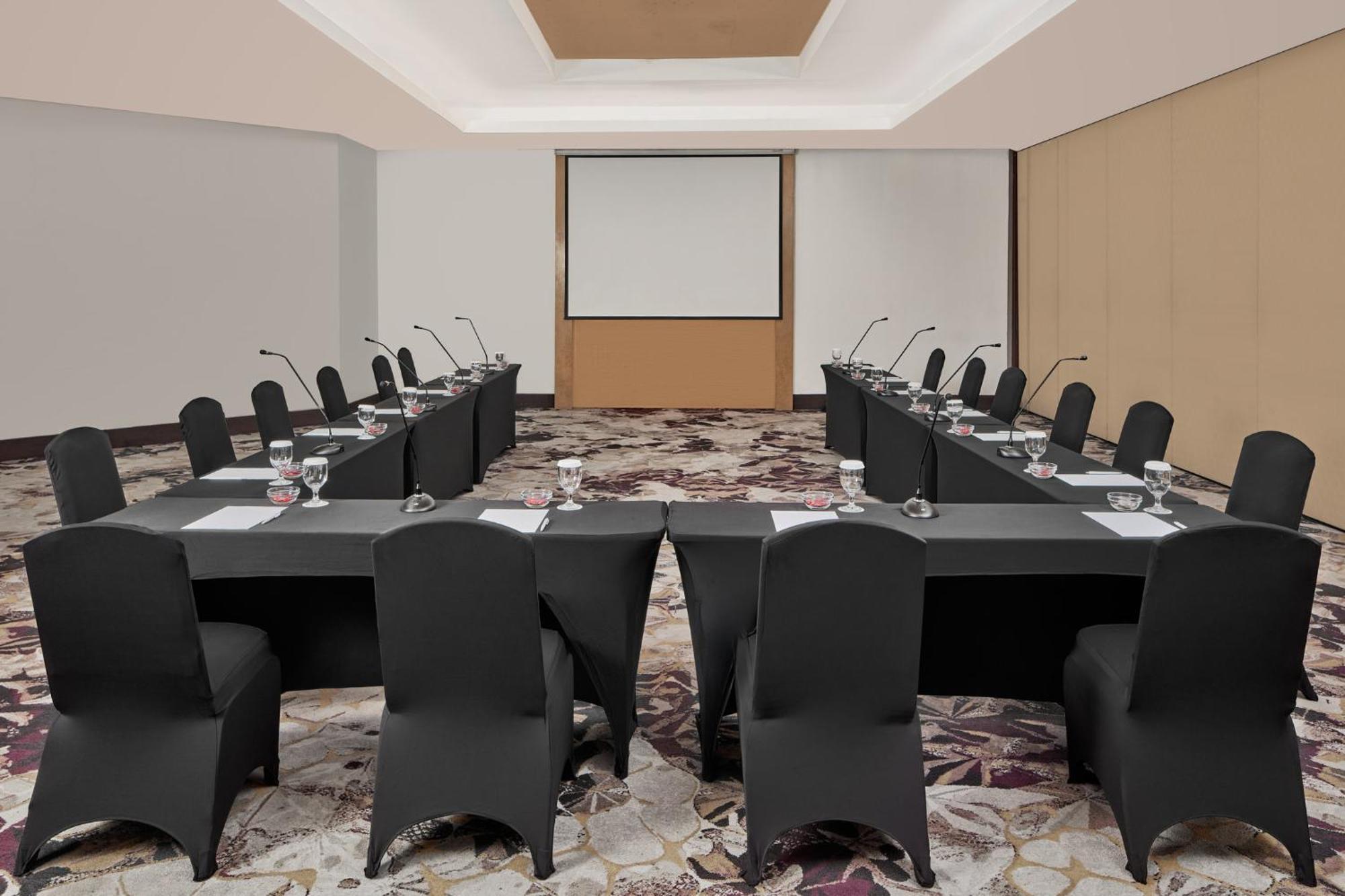 Crowne Plaza Manila Galleria By Ihg Pasig City Ngoại thất bức ảnh